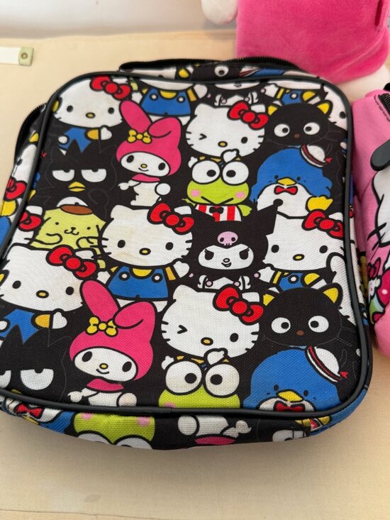 Hello Kitty Bundle - Picture 2 of 4